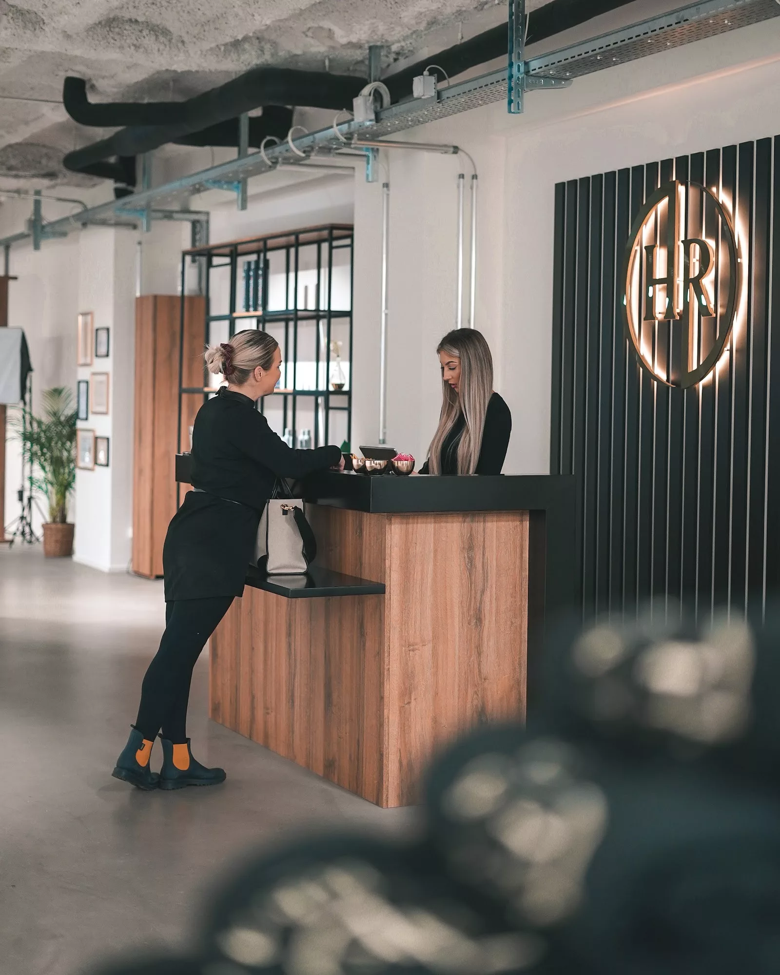 Hr Hair & Beauty Gmbh