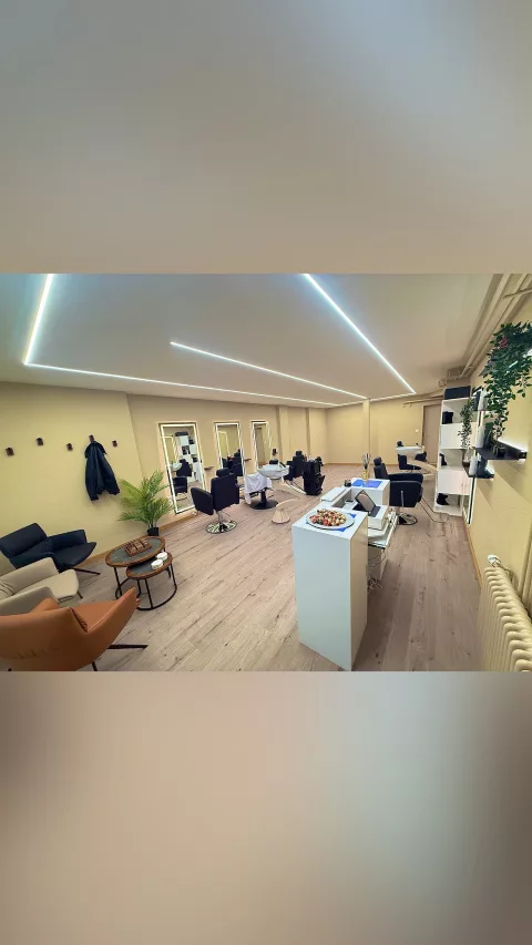 D | R Coiffeur/Kosmetik