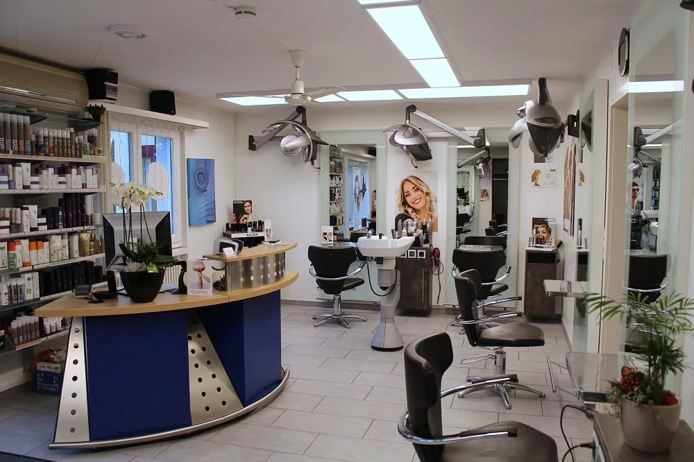 Connys Hairworld