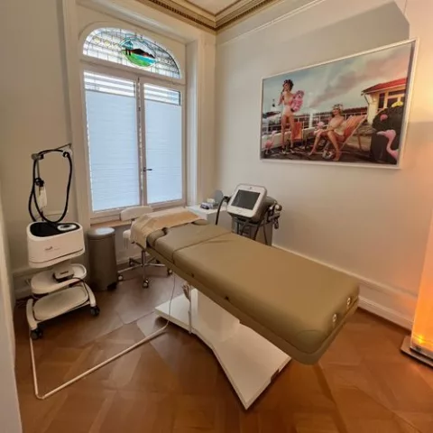 SwissmedGlow