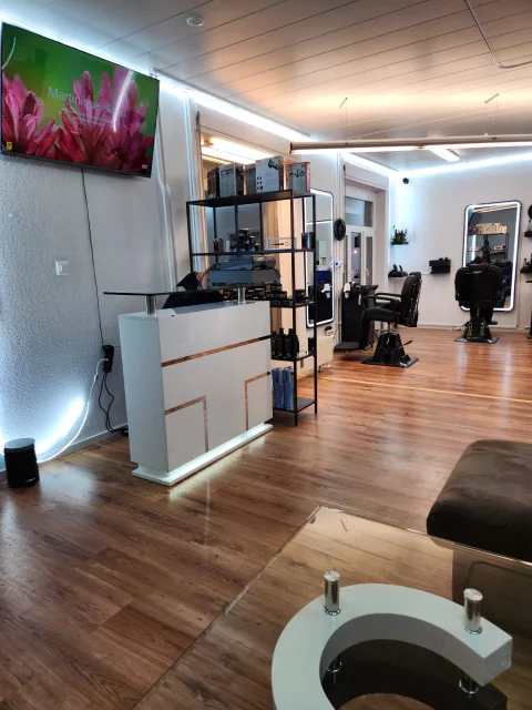 Zeki's Barbershop, Jaafar